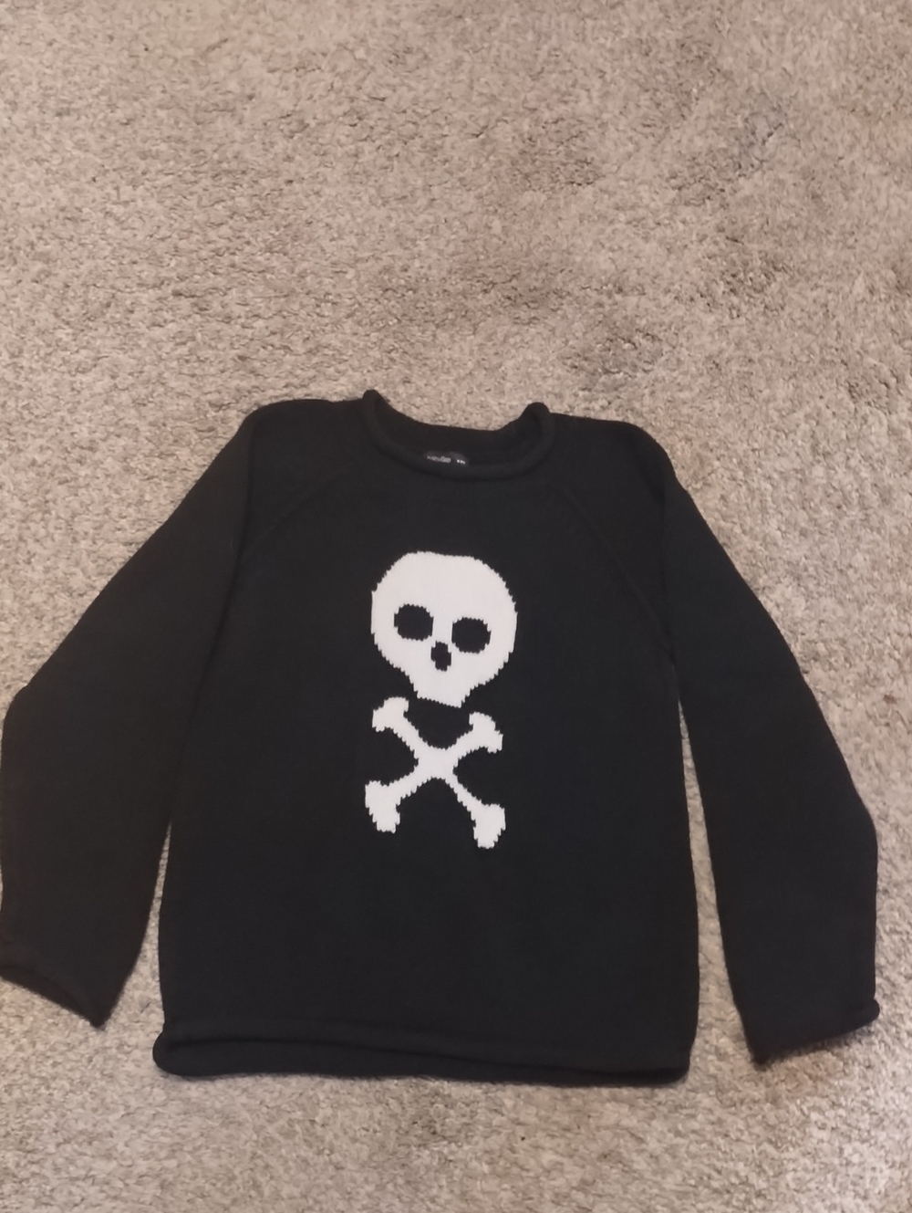 GAP Black Sweater with White Skull Graphic
